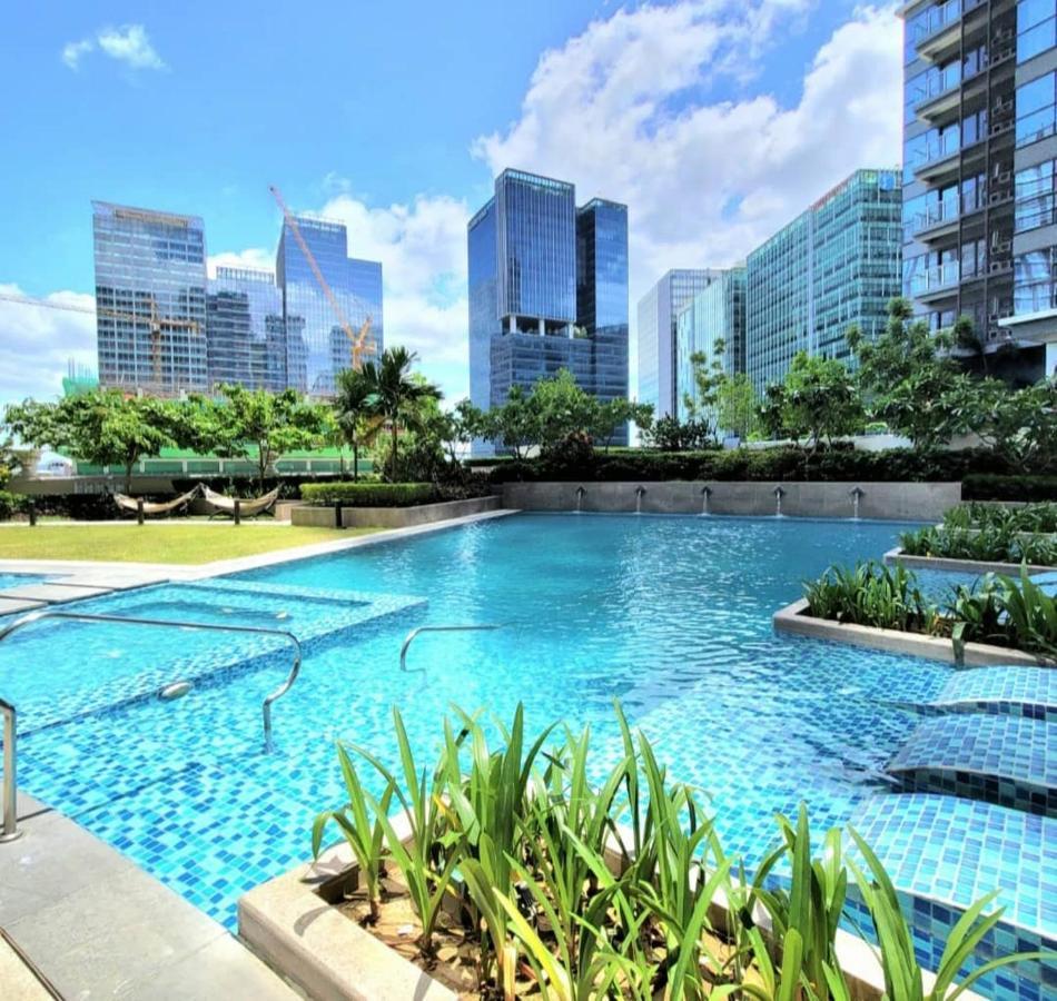 Uptown Parksuites Tower 1 Bgc Taguig Exterior foto